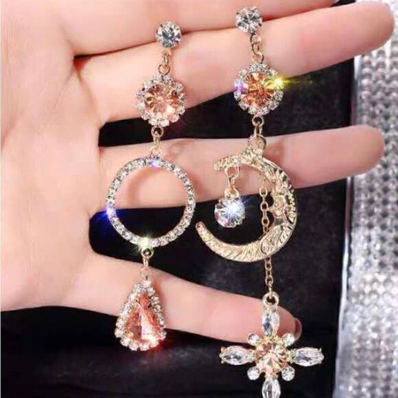 🌙 Betsey Johnson stunning celestial mismatched drop dangle earrings 🌙 - Picture 5 of 7